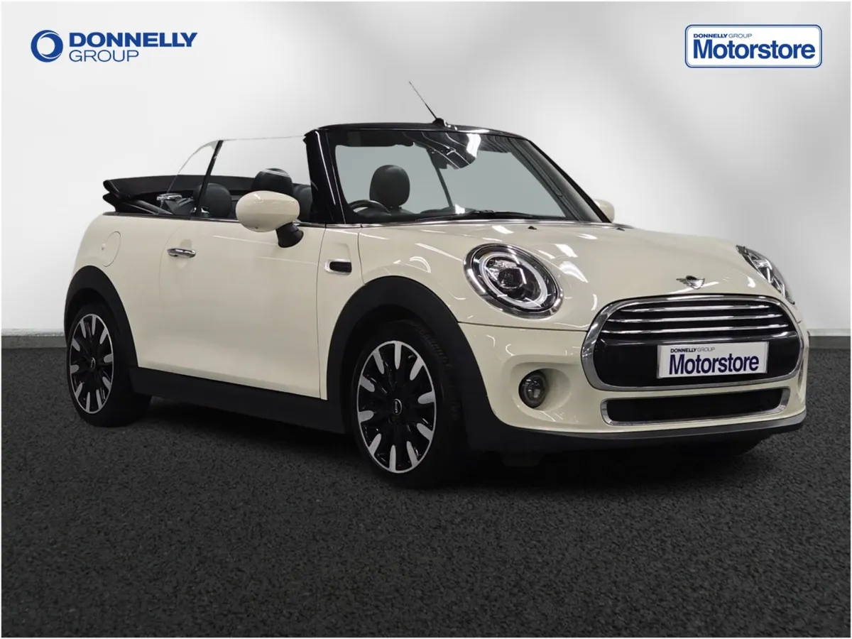 MINI Convertible Cooper Exclusive - Image 1