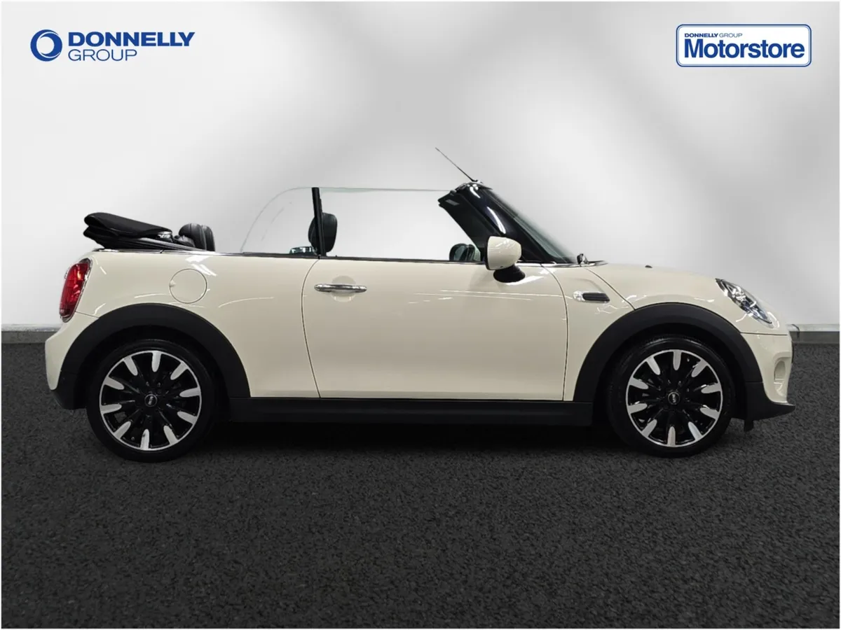 MINI Convertible Cooper Exclusive - Image 3