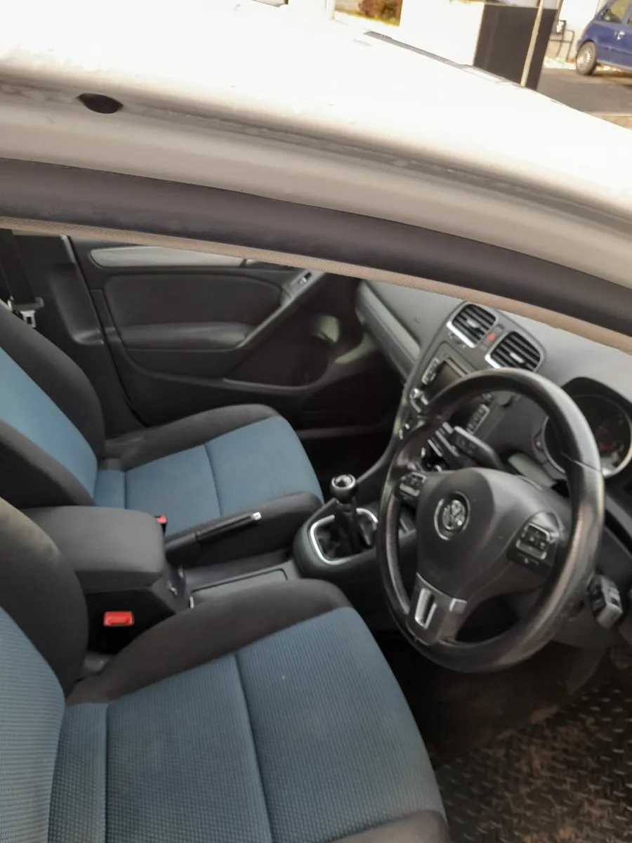Volkswagen Golf 2012 - Image 1