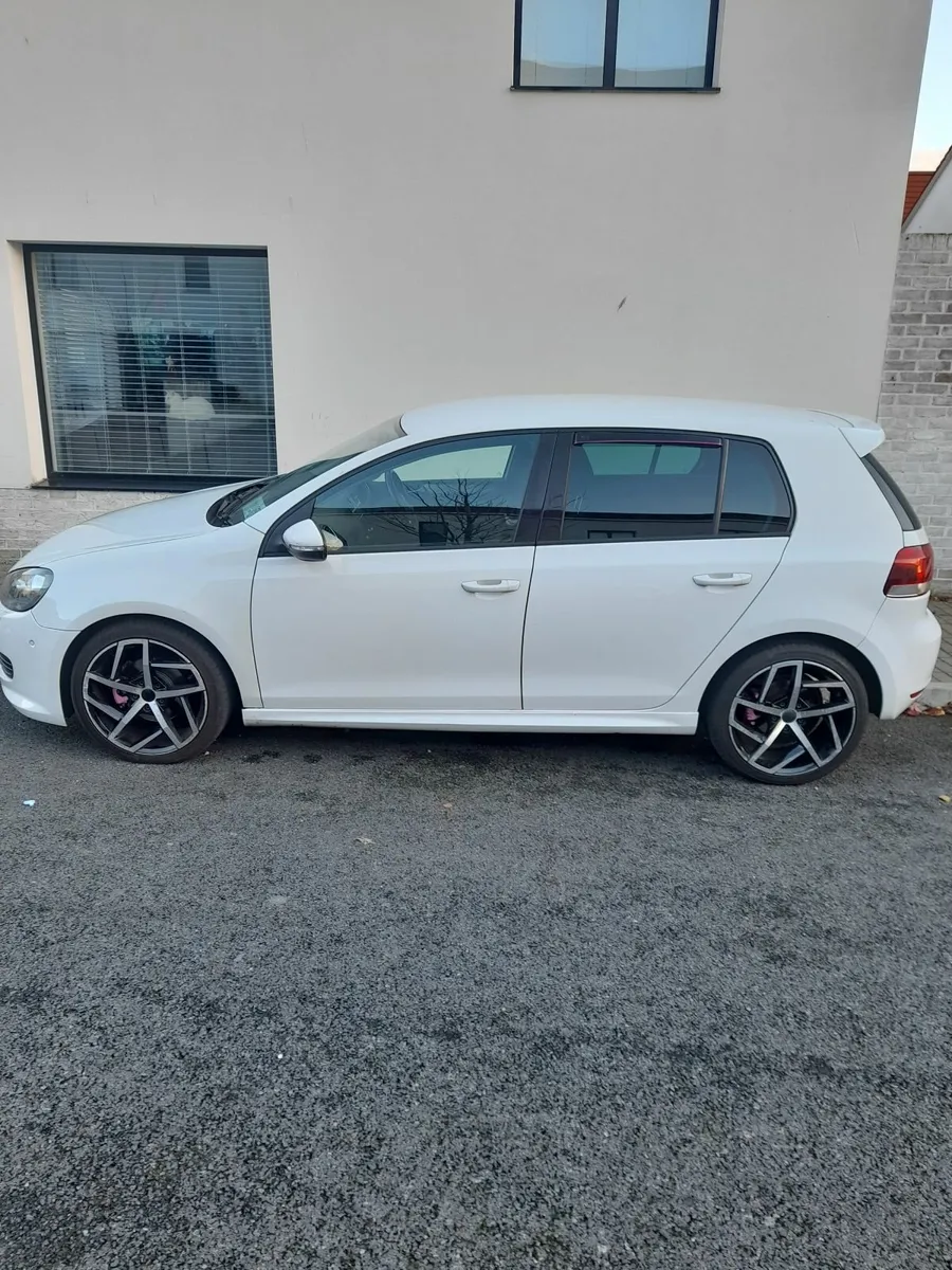 Volkswagen Golf 2012 - Image 1
