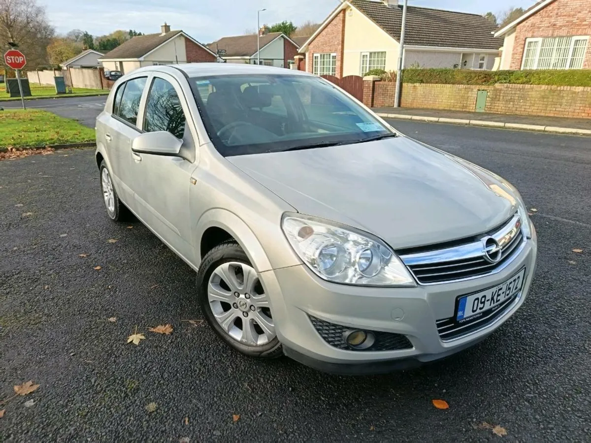 Opel Astra 1.4 petrol new N. C. T - Image 1