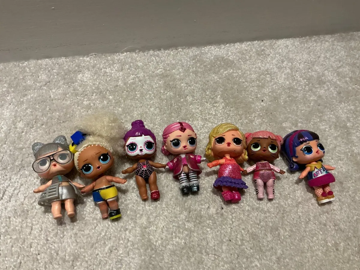 7 LOL Dolls - Image 1