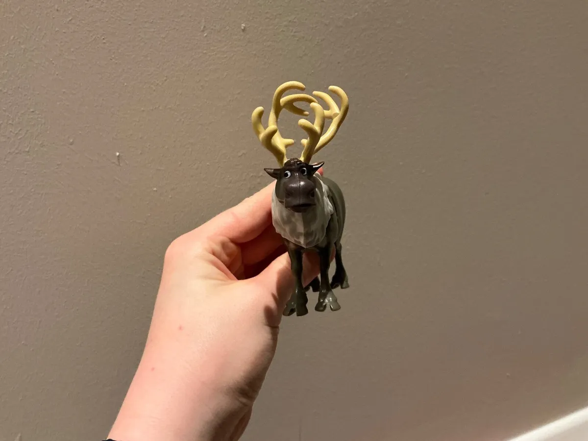 5 Frozen Dolls - Image 2