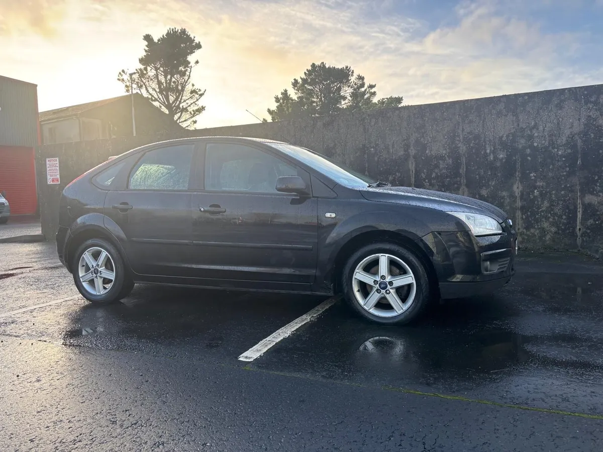 FORD FOCUS 1.4 petrol (low mileage) - Image 1