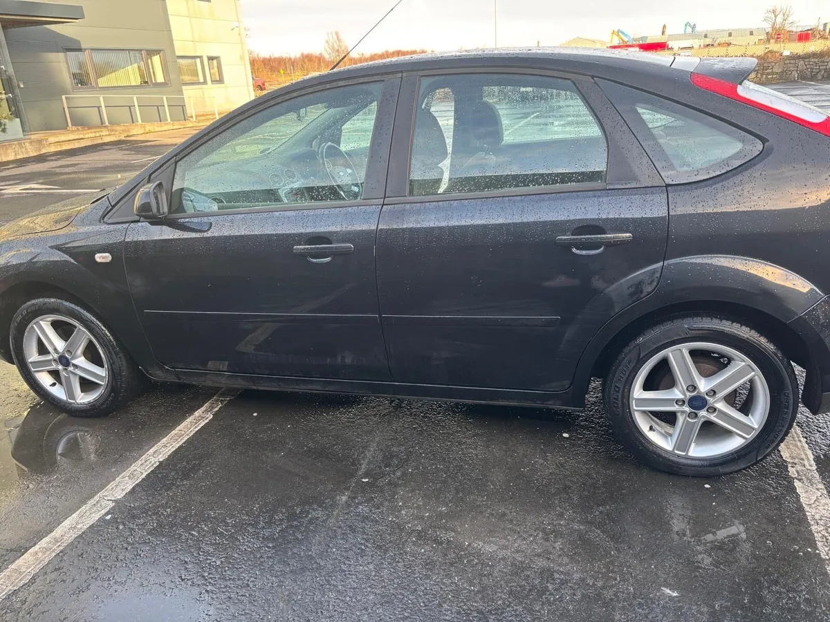 FORD FOCUS 1.4 petrol (low mileage) - Image 2