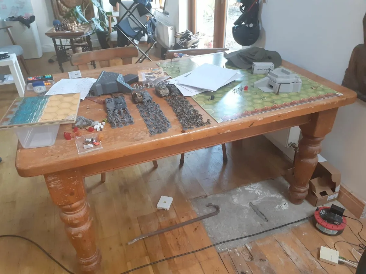 kitchen table - Image 1