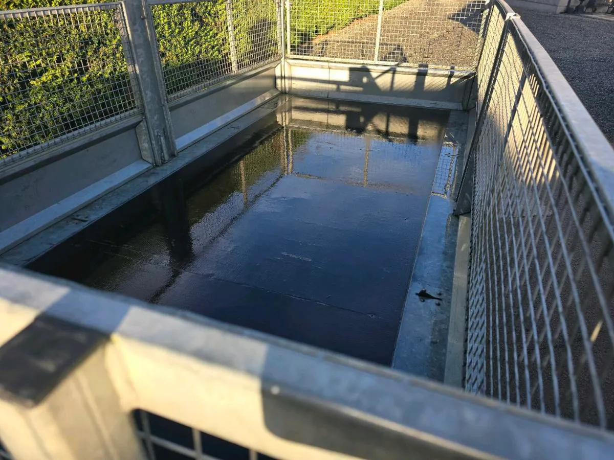 Nugent 14ft tri axle dropside trailer meshsides - Image 3