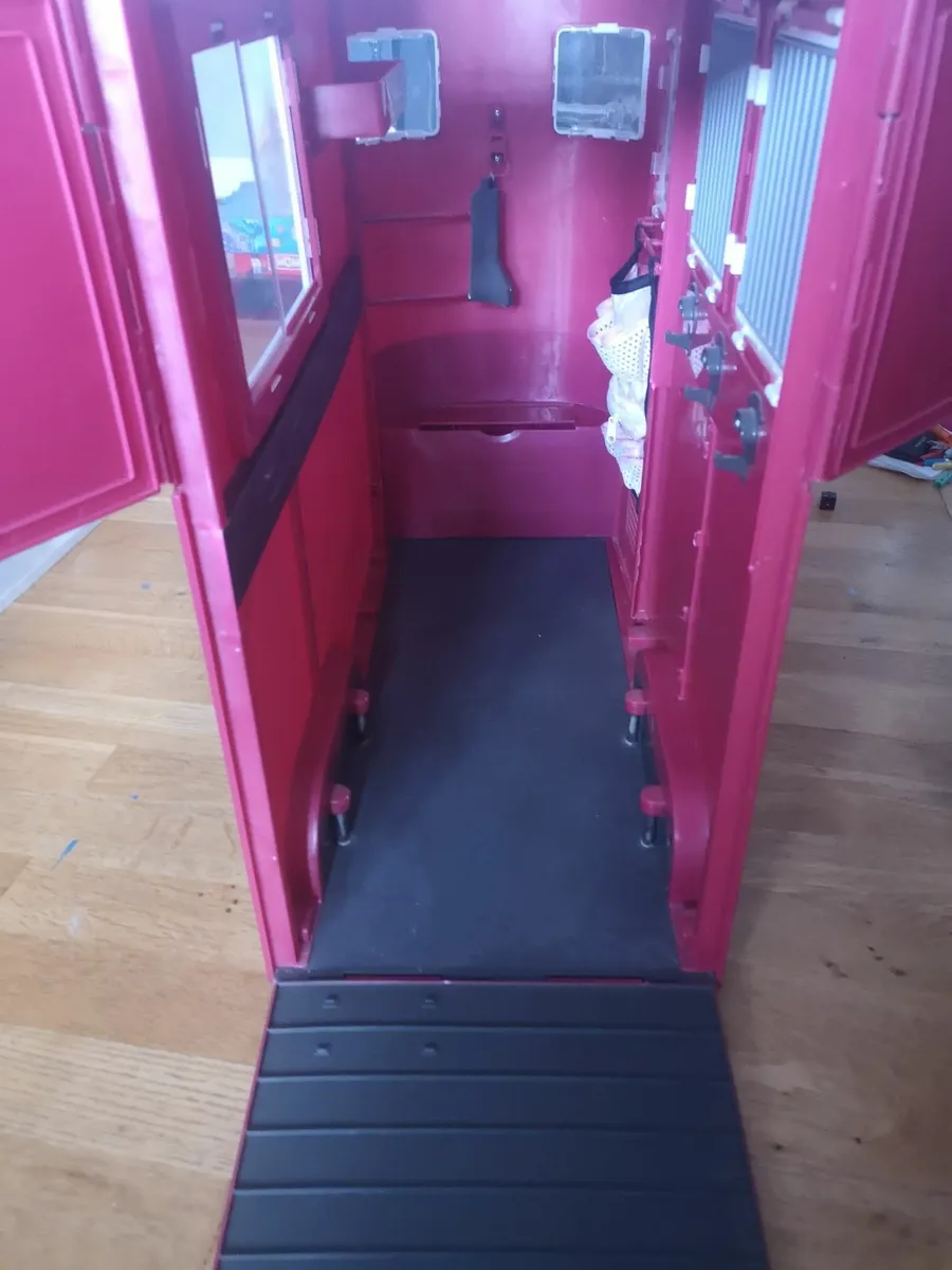 Our generation stable and horsebox - Image 3