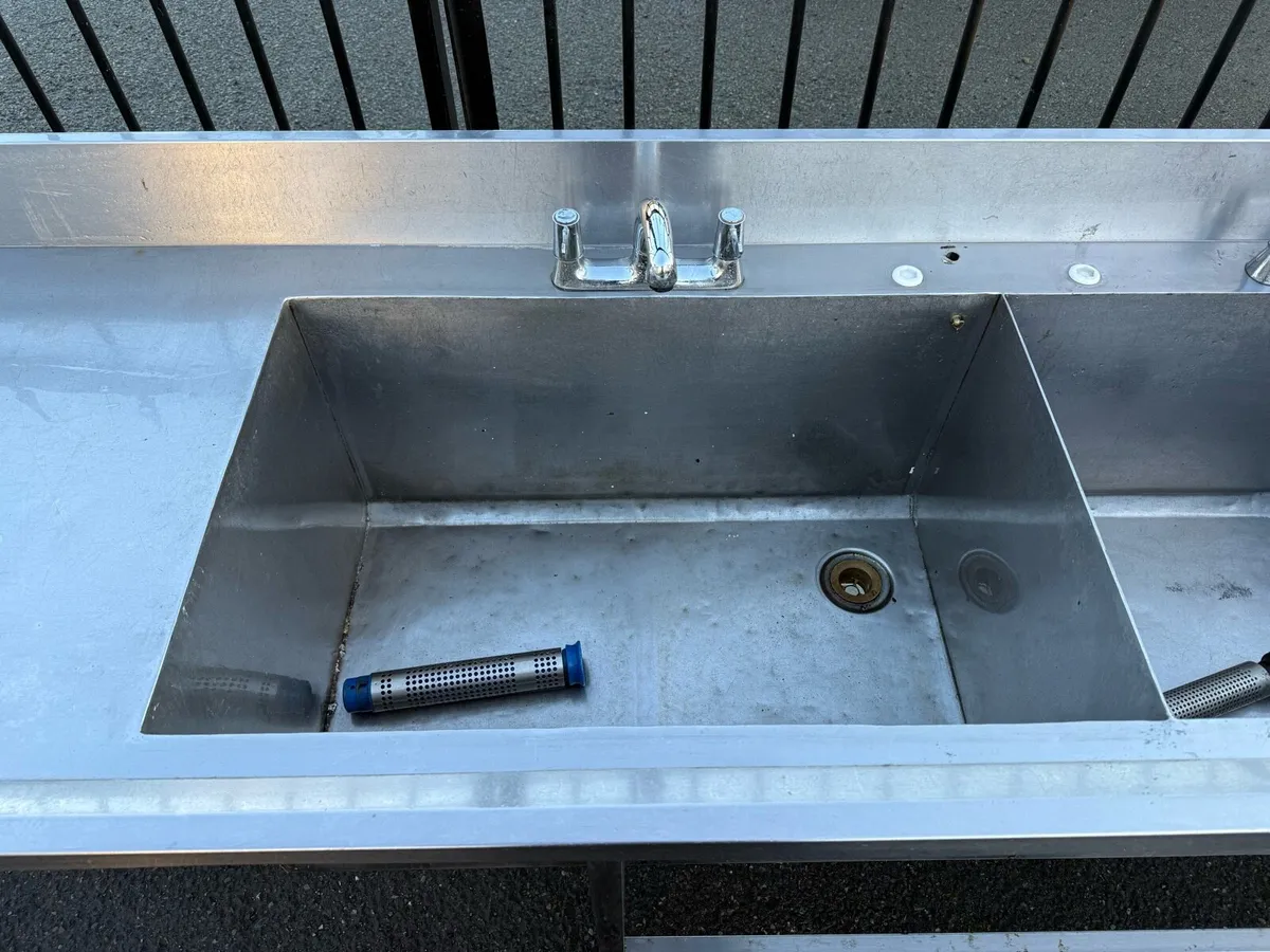 Large double sink - Image 2