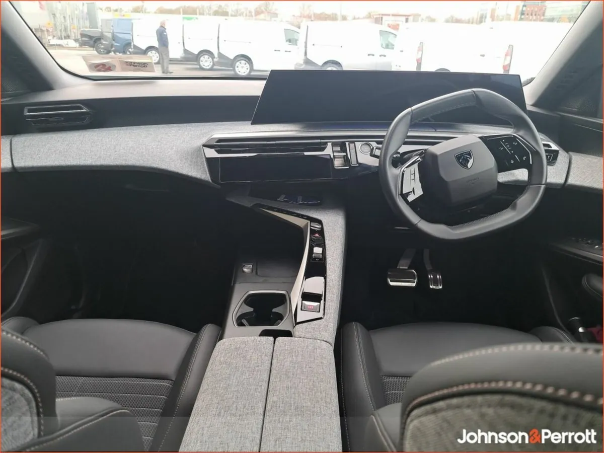 Peugeot 3008 BEV 73kWH 210BHP Allure. - Image 4