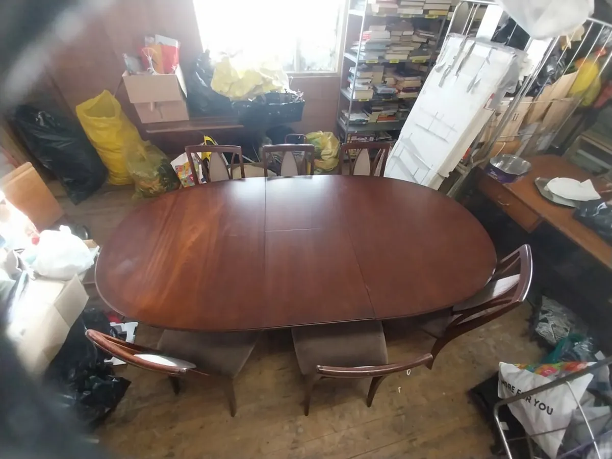 G plan table and 6 chairs - Image 1