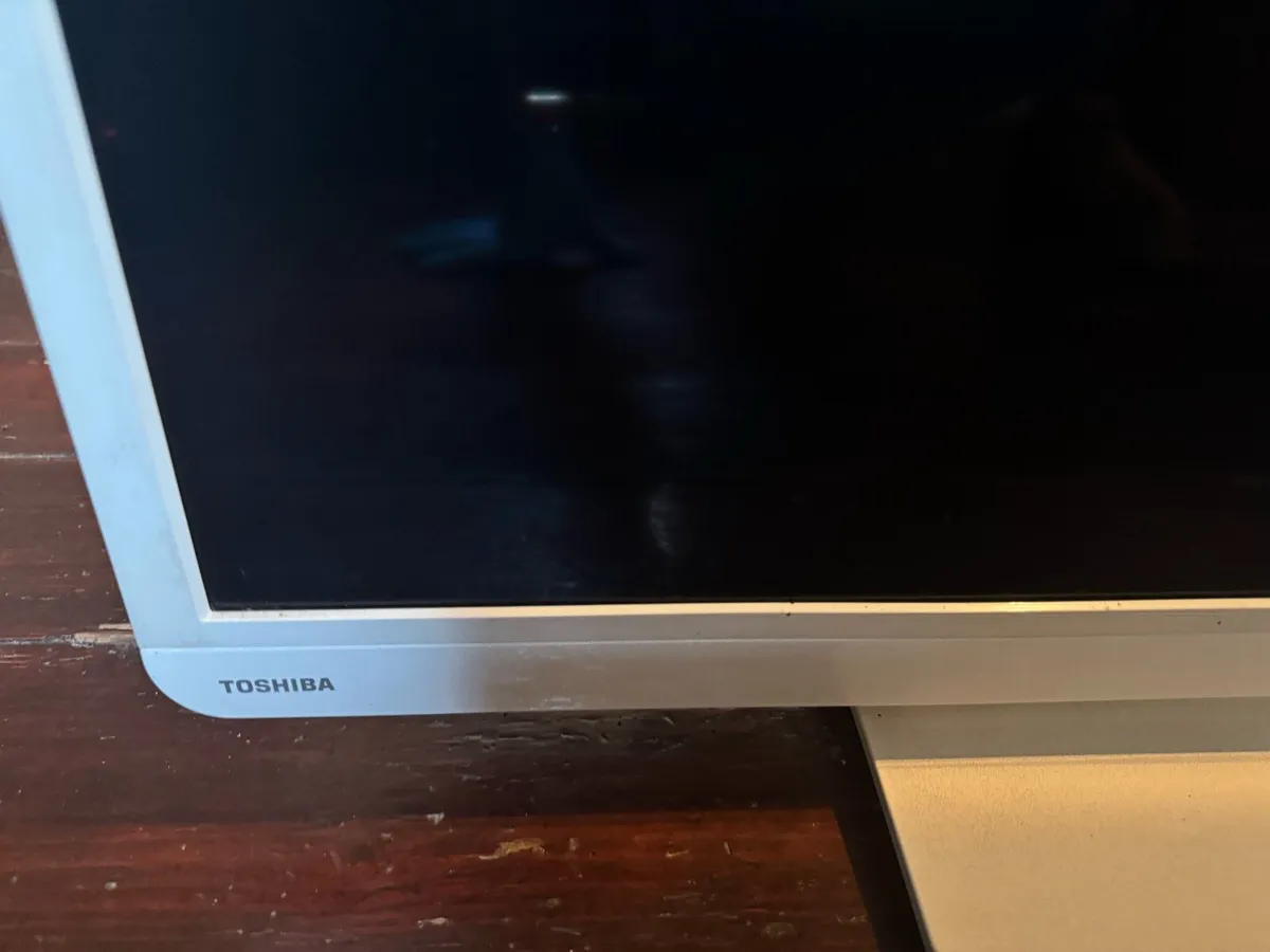 Toshiba 40” TV - Image 2