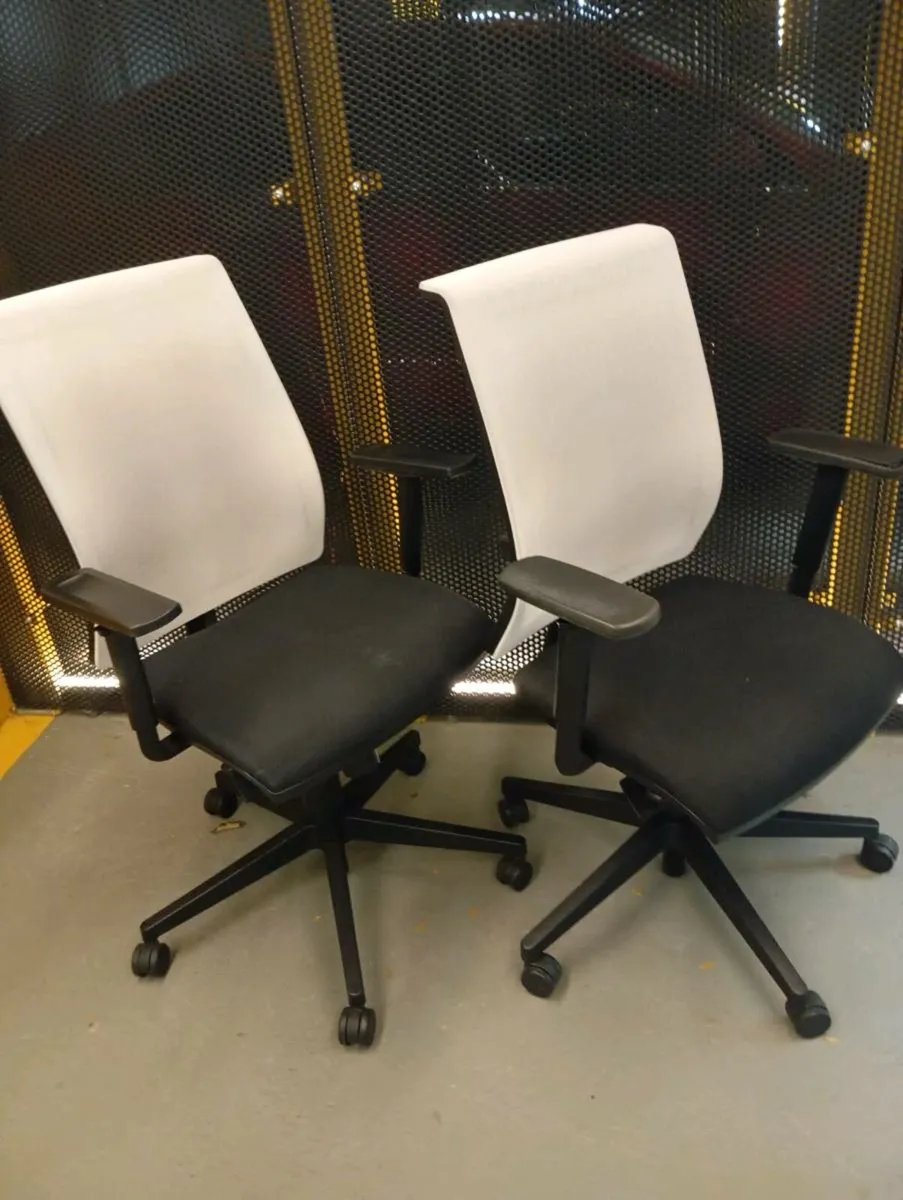 2 office chairs - Image 3
