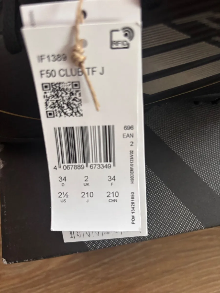 Football boots - Image 2