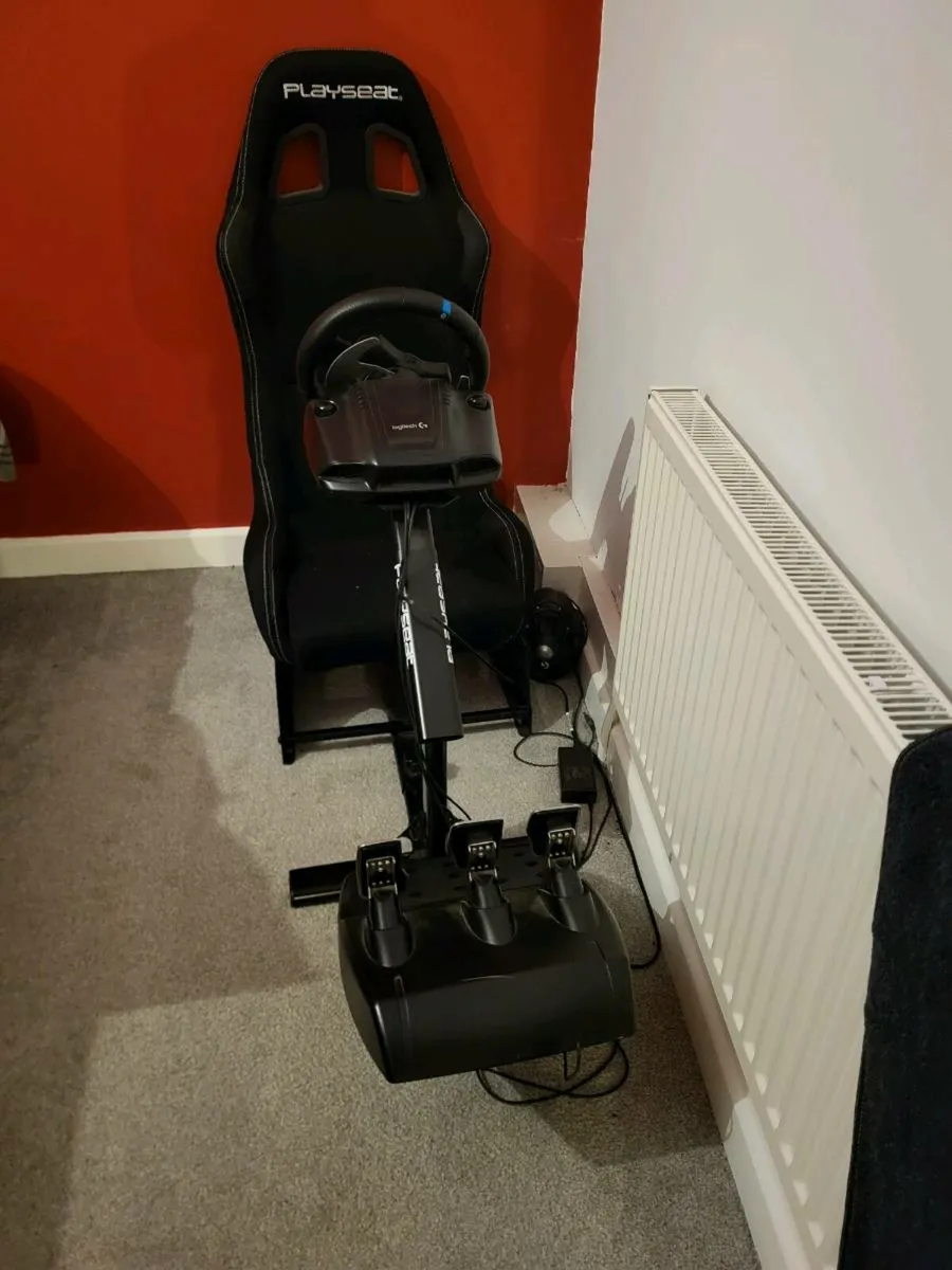 Game chair and nitendo switch - Image 1