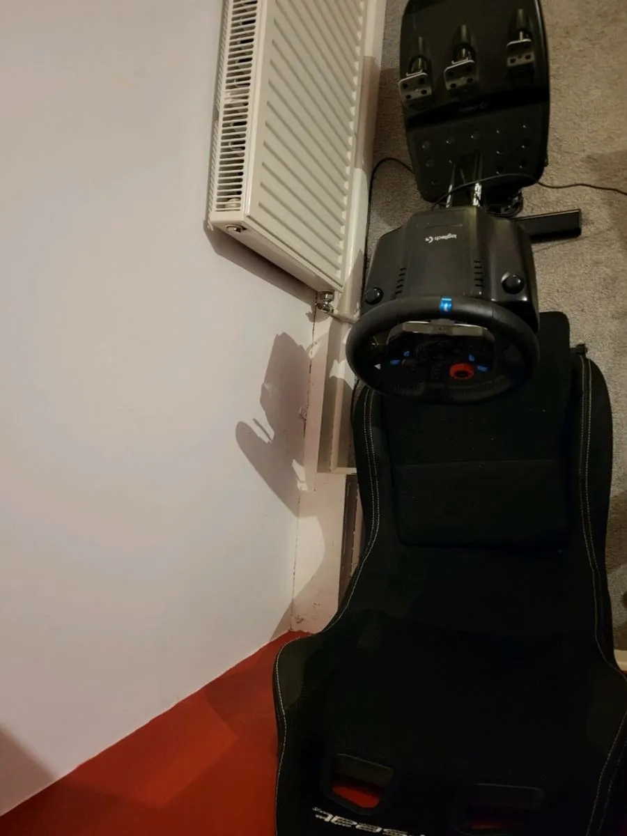 Game chair and nitendo switch - Image 3