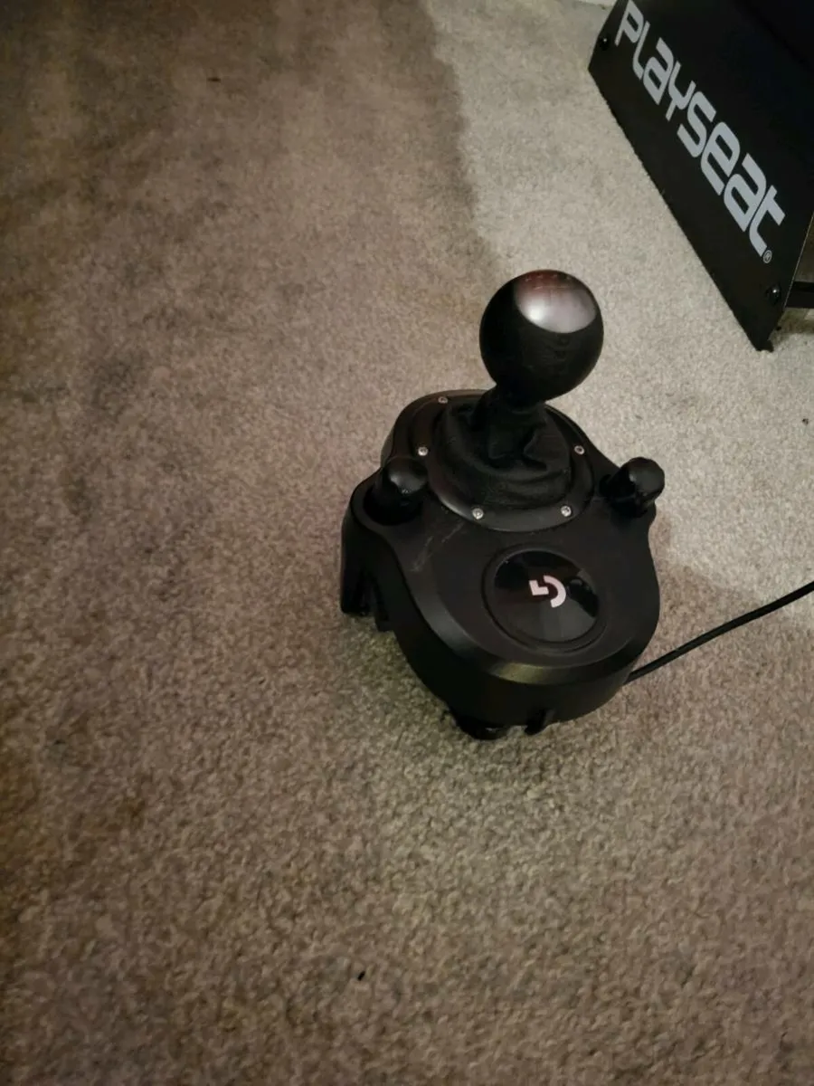 Game chair and nitendo switch - Image 4