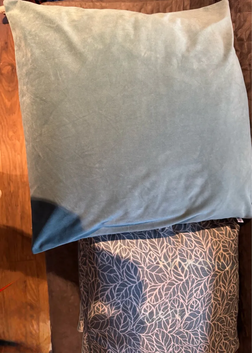 Cushions - Image 3