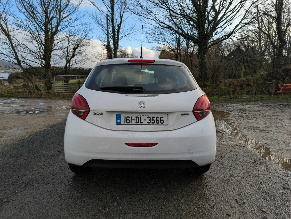 Peugeot 208 2016 - Image 2