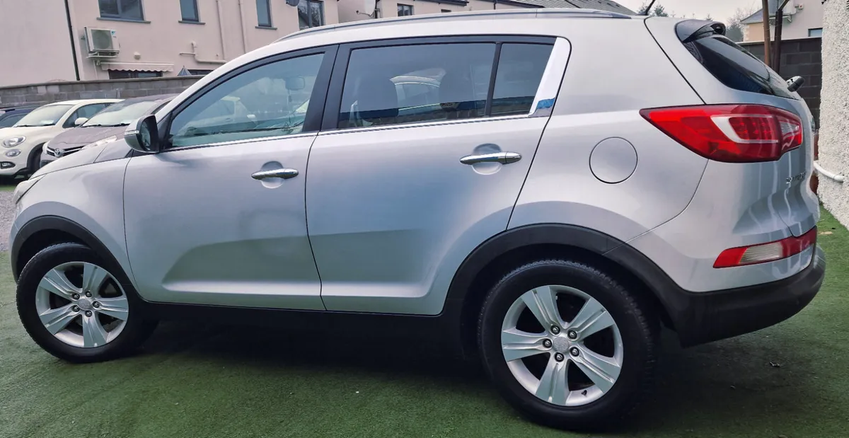 Kia Sportage FSE SPEC 1.7CRD XENON LEATHER GLASS R - Image 3