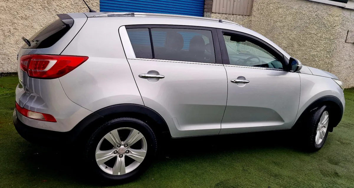 Kia Sportage FSE SPEC 1.7CRD XENON LEATHER GLASS R - Image 4