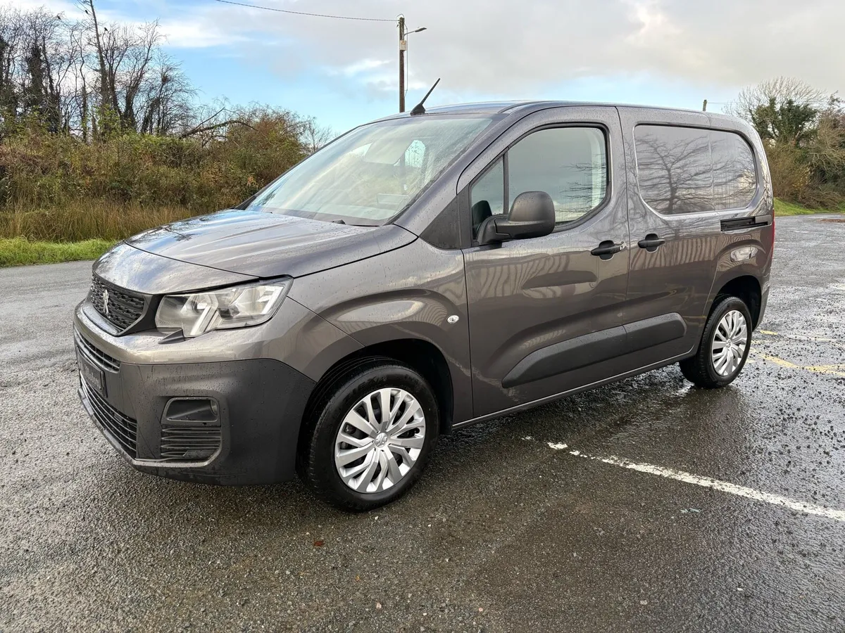 2021 (211) PEUGEOT PARTNER PROFESSIONAL - Image 4