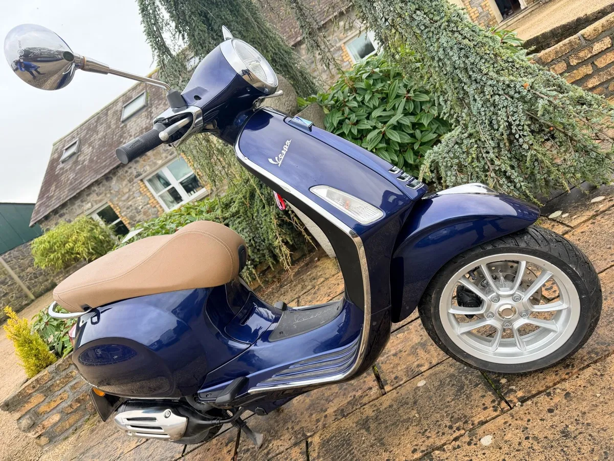 Vespa Primavera 50 - Image 1