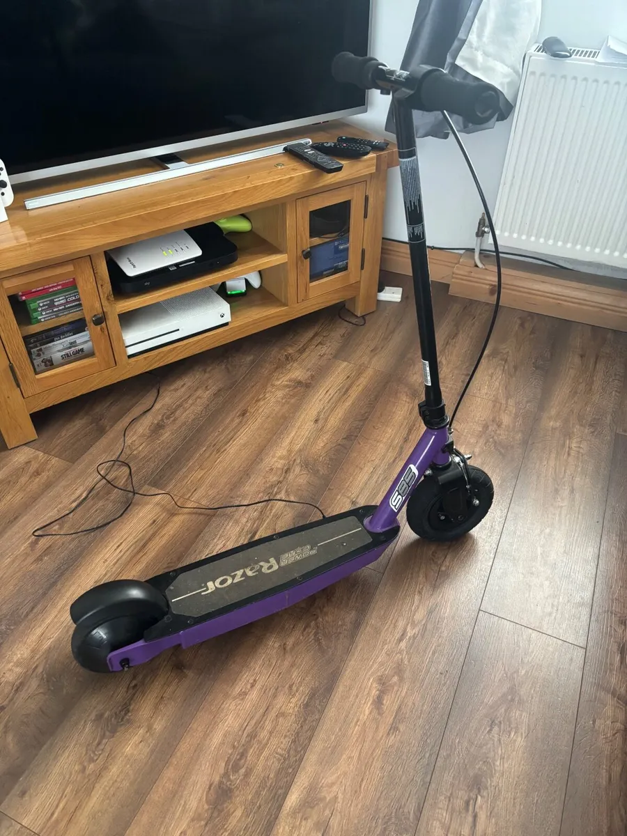 Kids razor electric scooter - Image 2