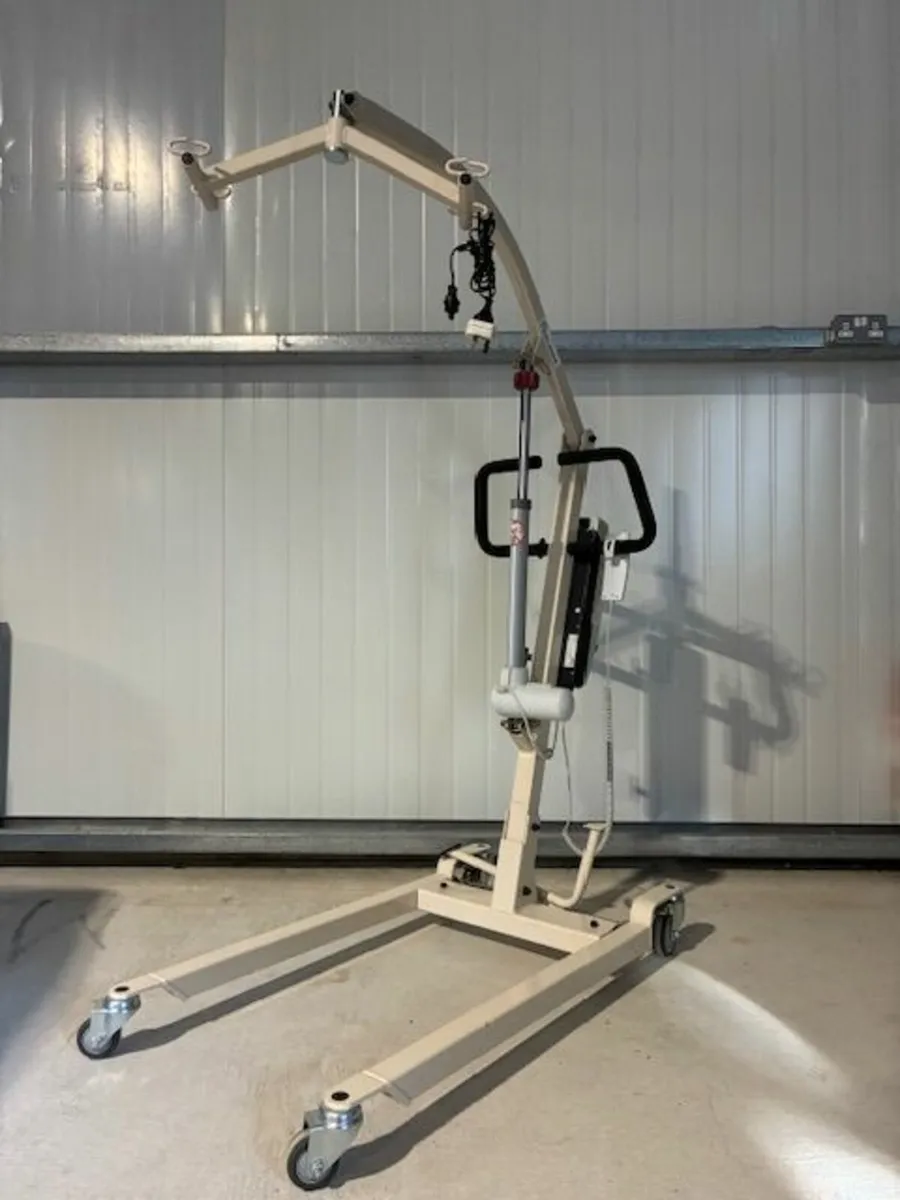 Rechargeable Mobility Hoist with Harness (Elderly) - Image 1