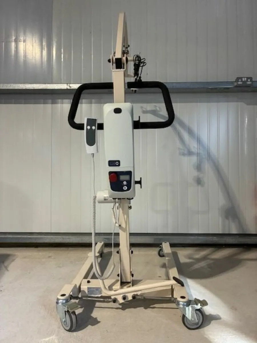 Rechargeable Mobility Hoist with Harness (Elderly) - Image 2