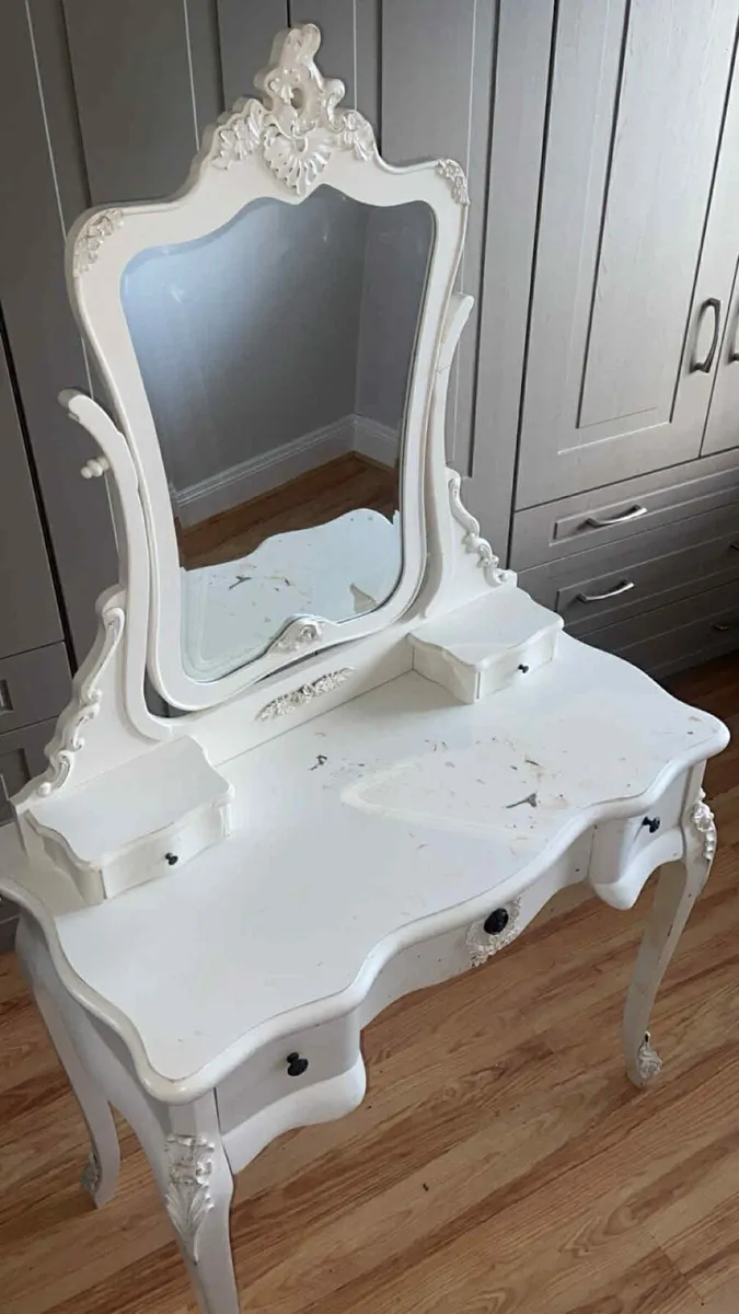 Bedroom furniture. Dressing table - Image 1