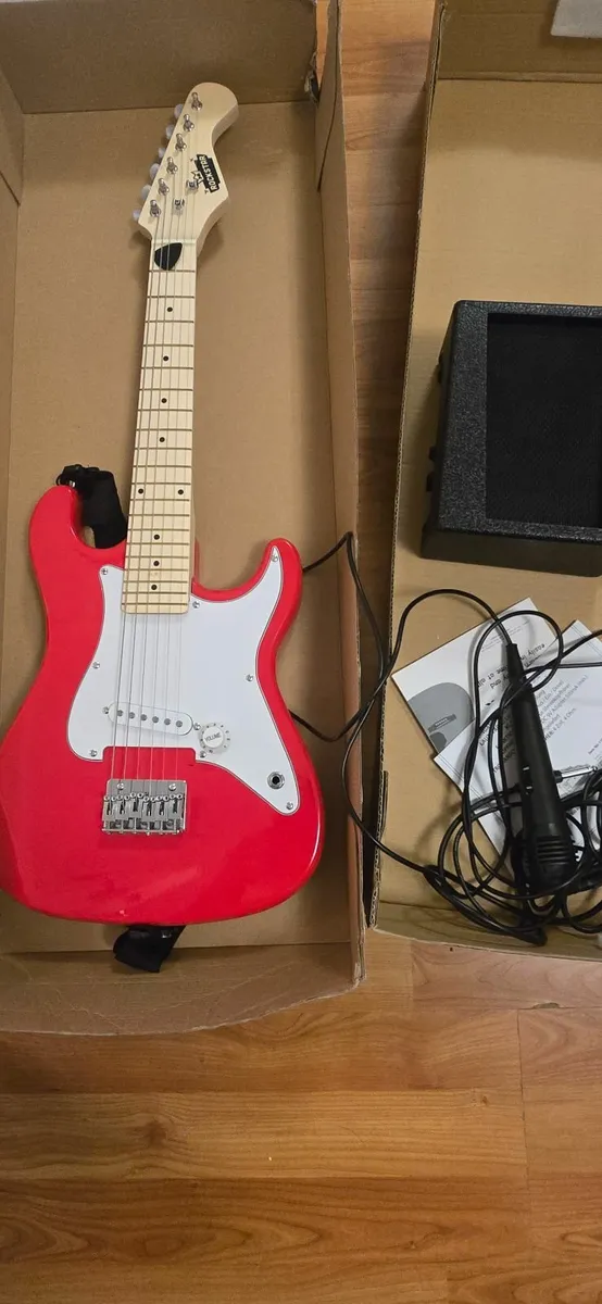 Electric guitar - Image 1