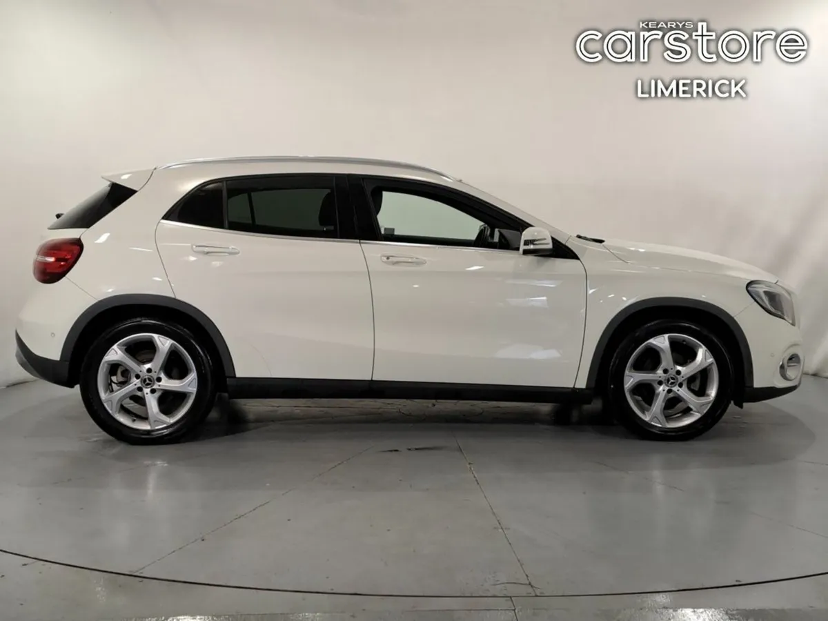 Mercedes-Benz GLA 180 AUTO 1.6 PET - Image 2