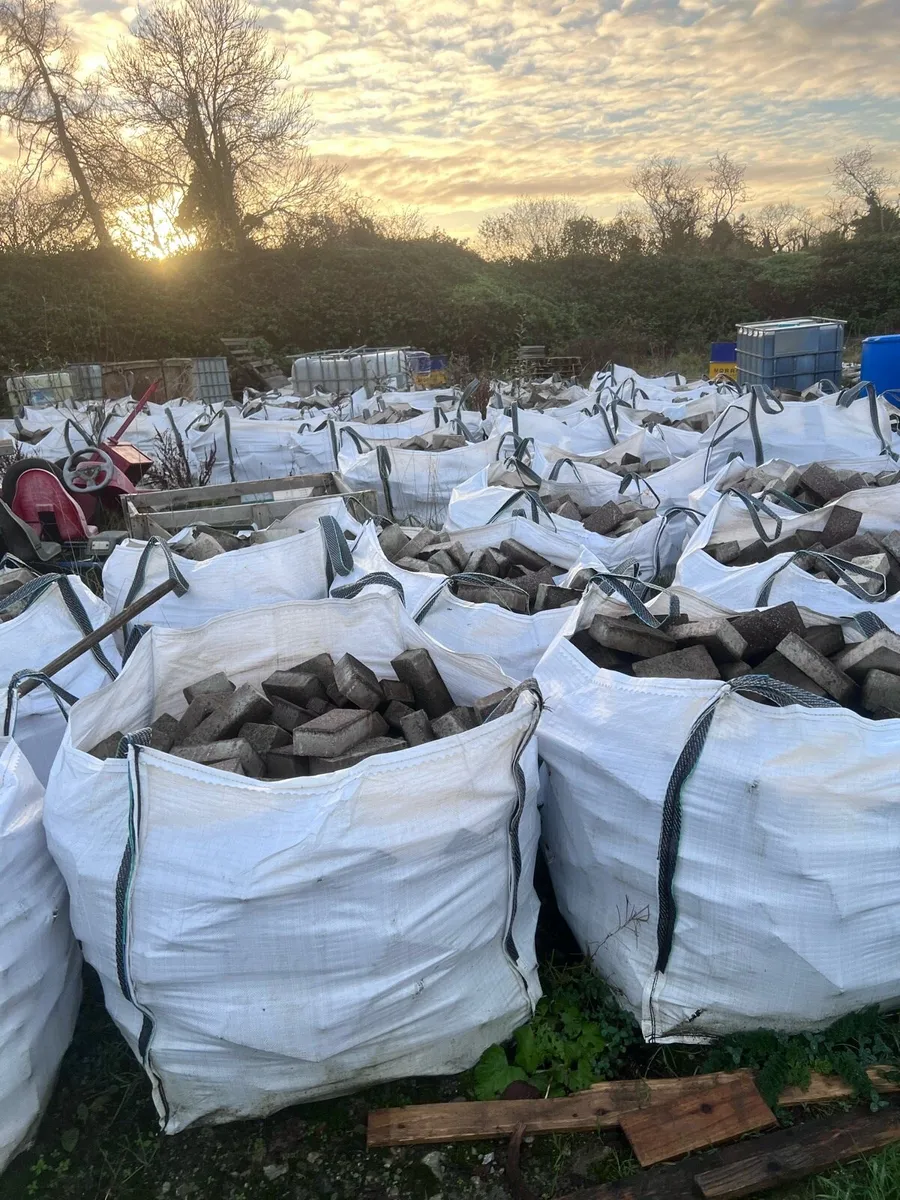 Paving bricks - Image 2