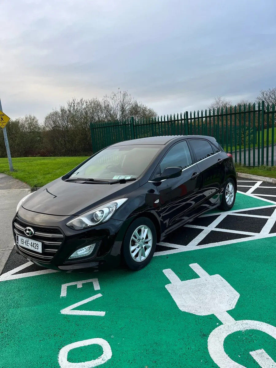 Hyundai i30 2015 - ULTRA Low Mileage! - Image 2