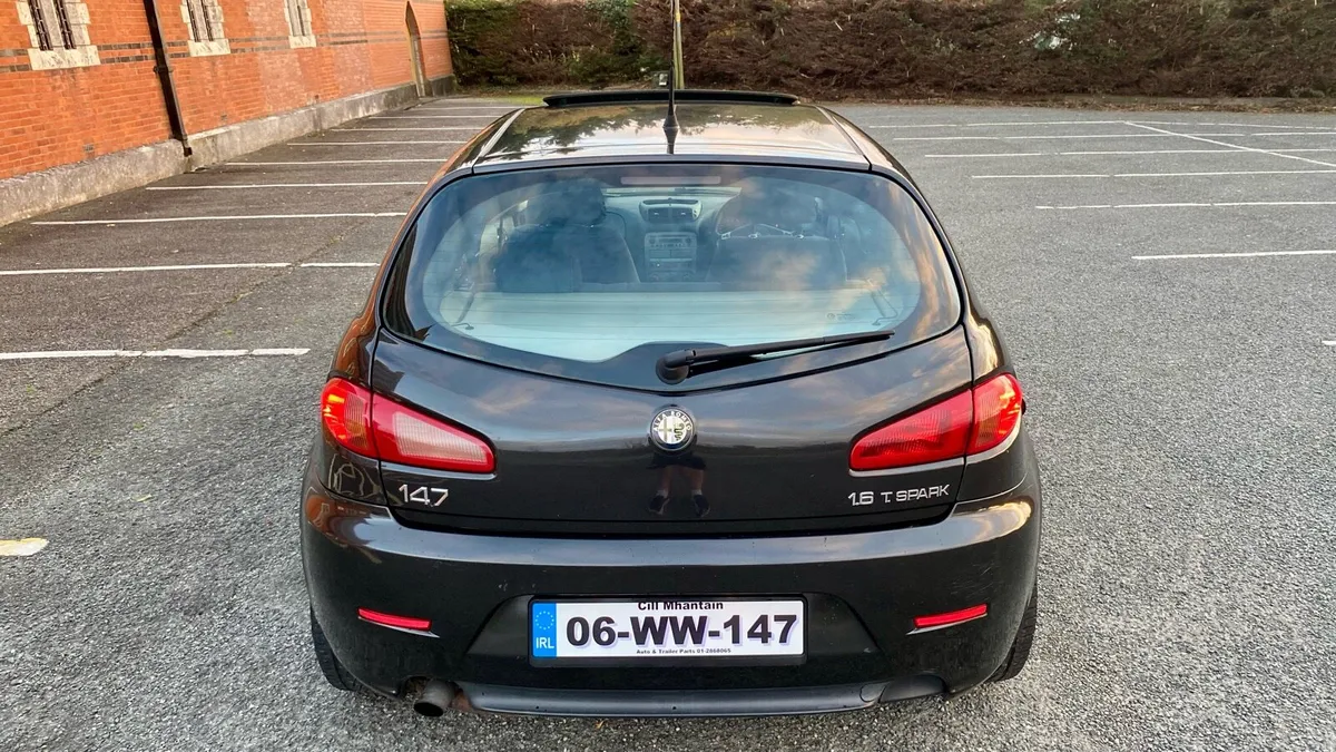 ALFA ROMEO ‘147’ WITH CUSTOM MATCHING NUMBER PLATE - Image 4