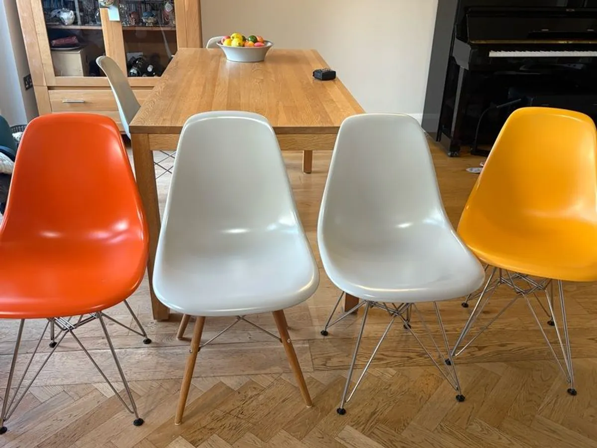 Eames plastic kitchen chairs x 6 - Image 1