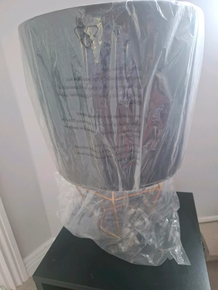 Side table/Bedside locker/Lamp - Image 3