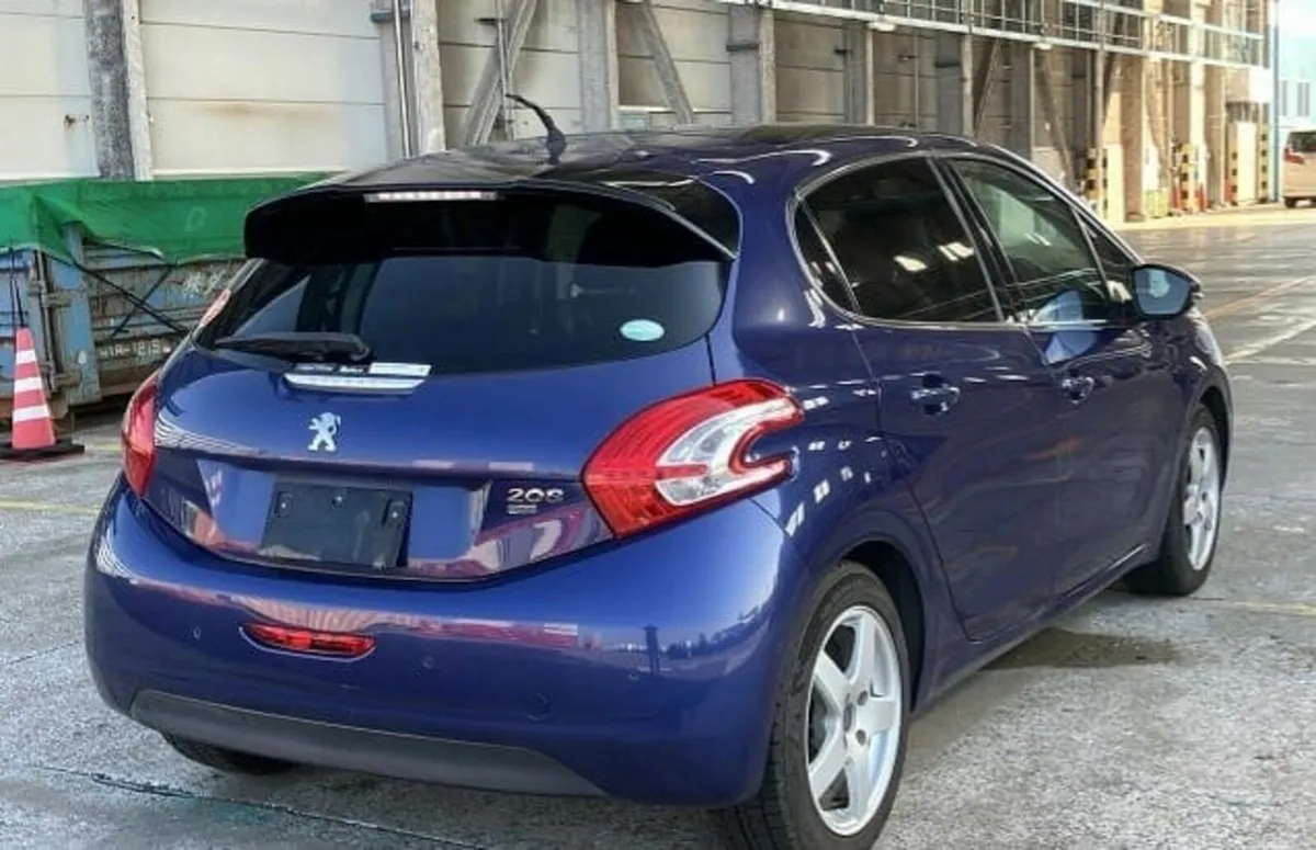 PEOGEOT 208 1.2 L AUTOMATIC 2014 - Image 2