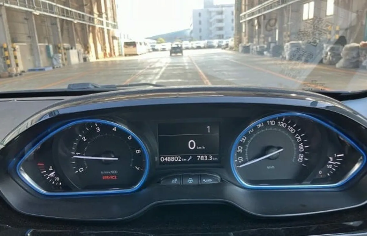 PEOGEOT 208 1.2 L AUTOMATIC 2014 - Image 4