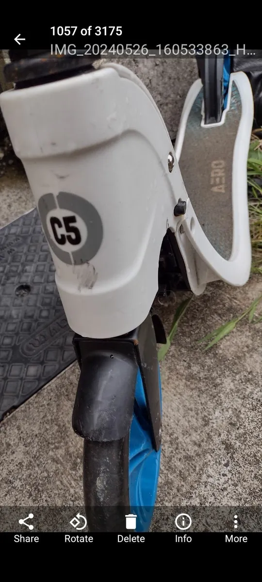 Aero C5 large wheel scooter - Image 1