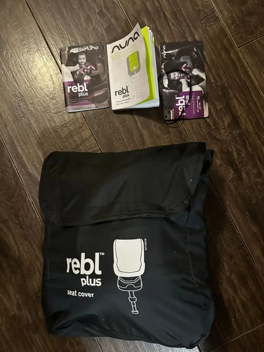 nuna rebl plus 0-4 yo 360swivel with new cover original price 400+ - Image 4