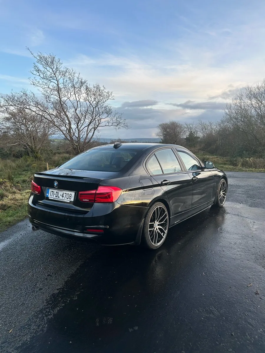 BMW 3 Series 2017 - Image 2