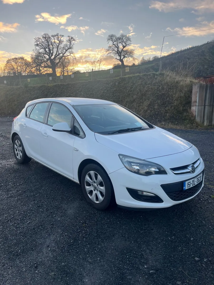 Vauxhall Astra 2015 - Image 1