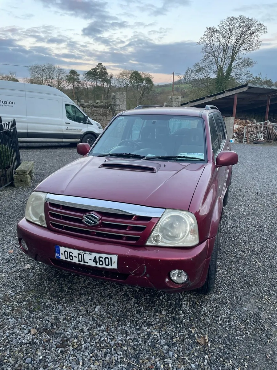 Low mile Suzuki grand Vitara xl7 - Image 1