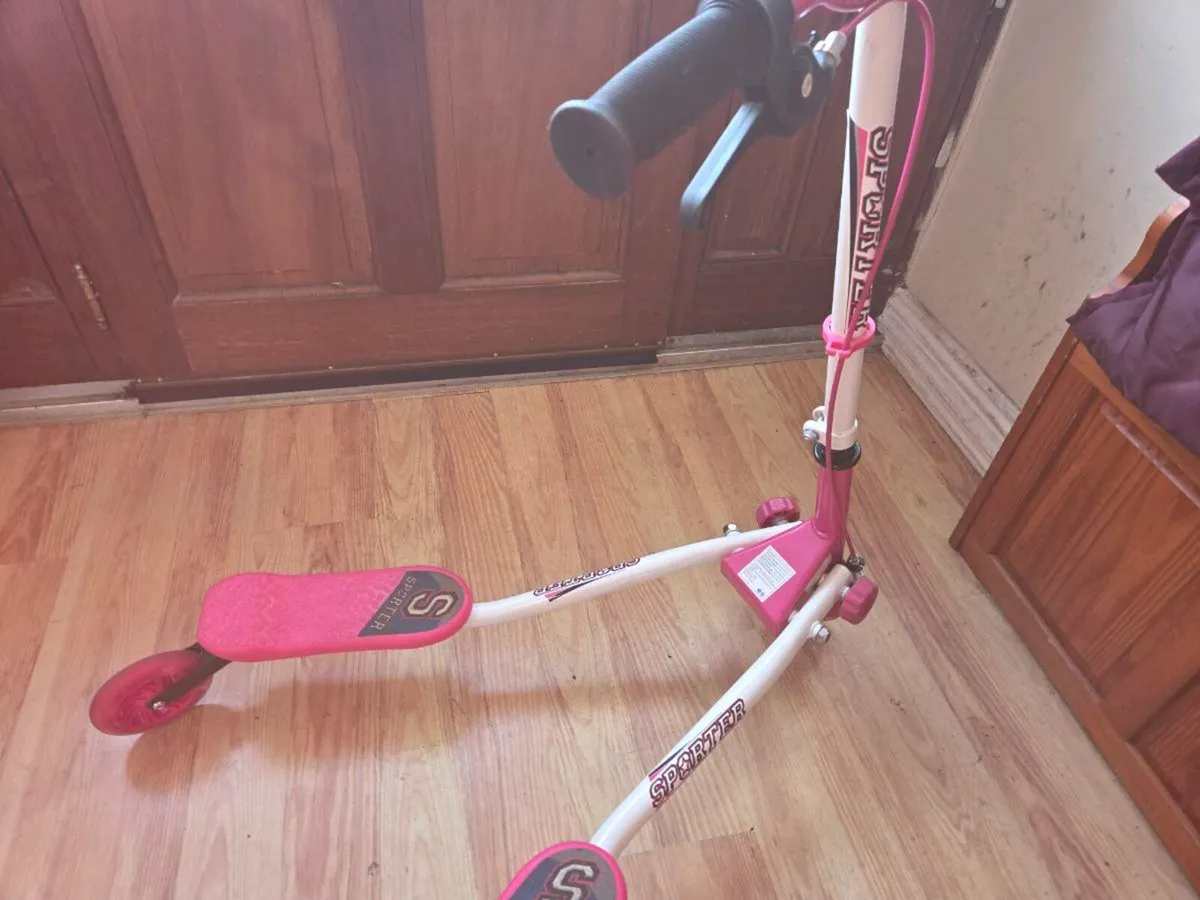 Pink flicker - Image 1