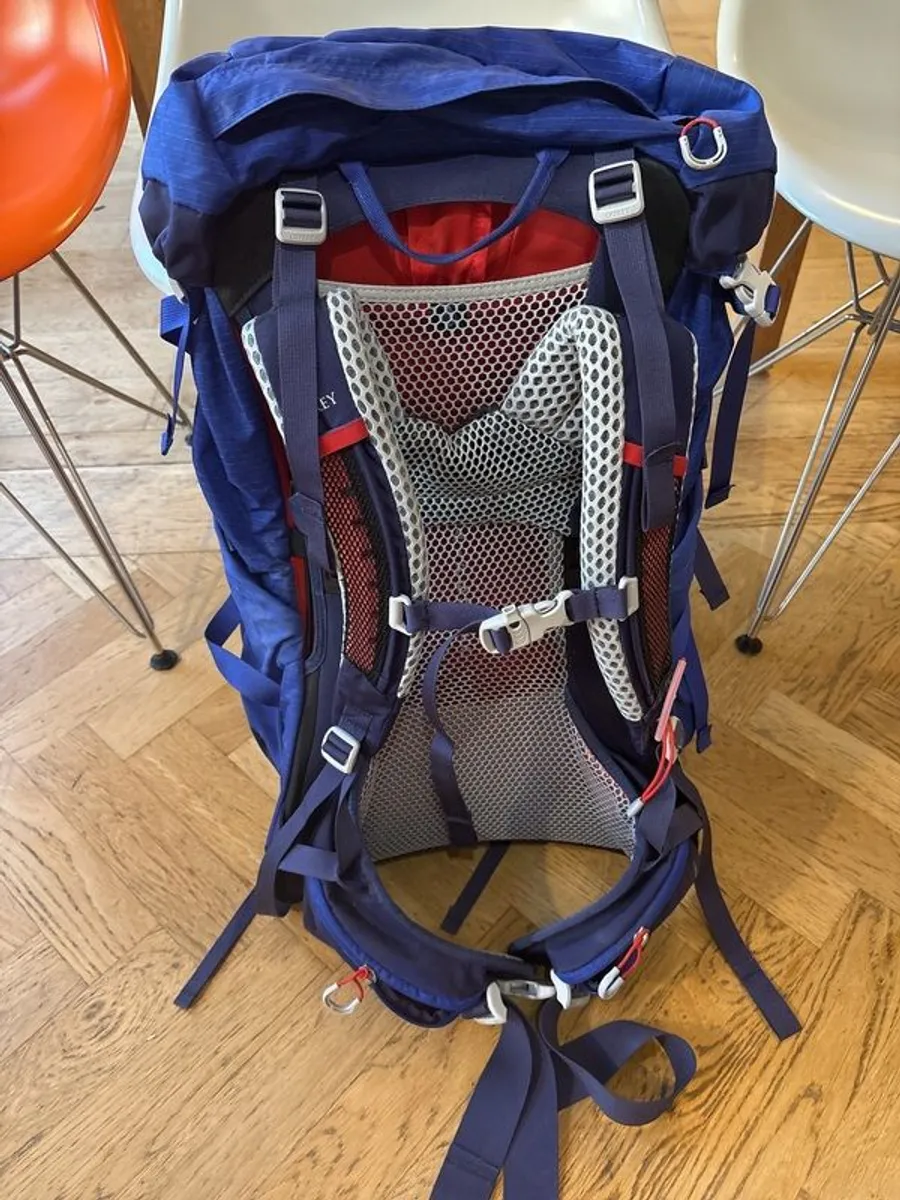 Ladies Osprey Sirrus 36 Backpack - Image 3