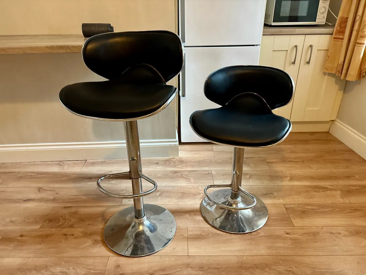 ** Breakfast table stools chairs ** - Image 2