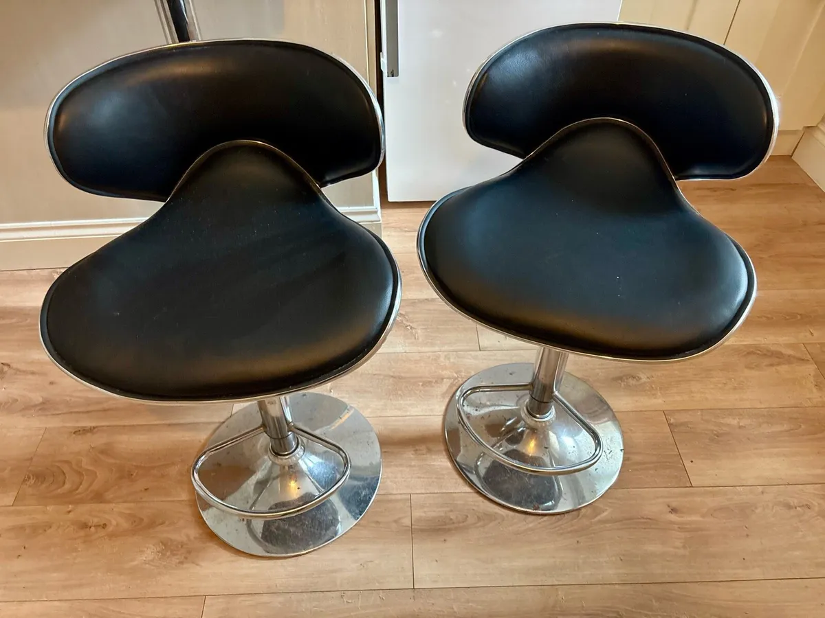 ** Breakfast table stools chairs ** - Image 3