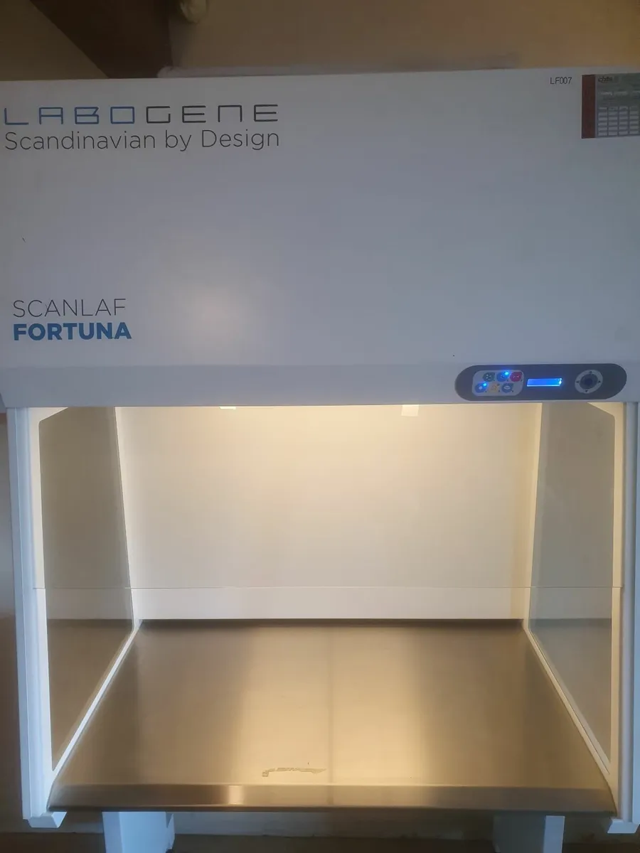 Scanlaf Fortuna 900 Laminar Air Flow Cabinet - Image 1